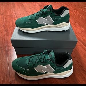New Balance 57/40 Running Shoes - Size 9.5 - Nightwatch Green with Rain Cloud